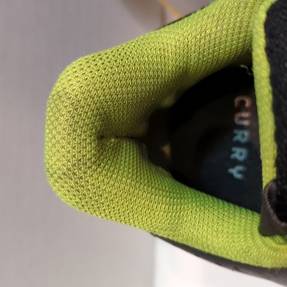 Under Armour Youth Curry Black/Green Boy's Sneakers Size 4Y - Picture 8 of 13